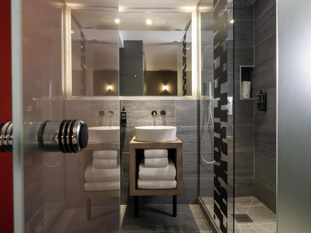 Standard Twin Room room - Image 3