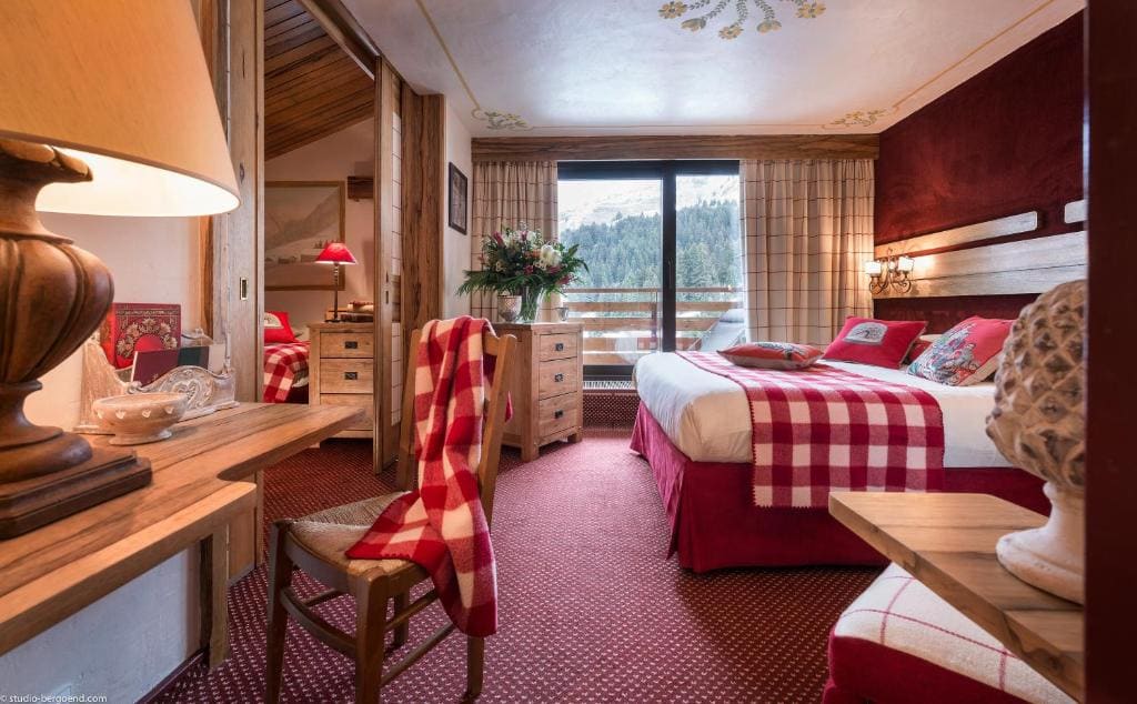 Family Room with Valley View room - Image 3