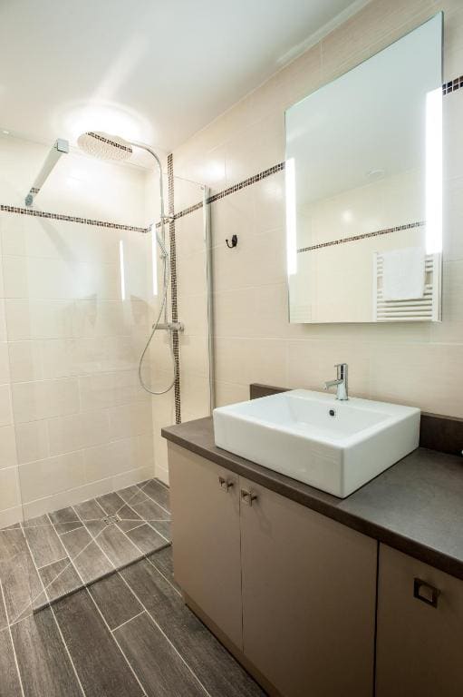 Cocoon Suite room - Image 3
