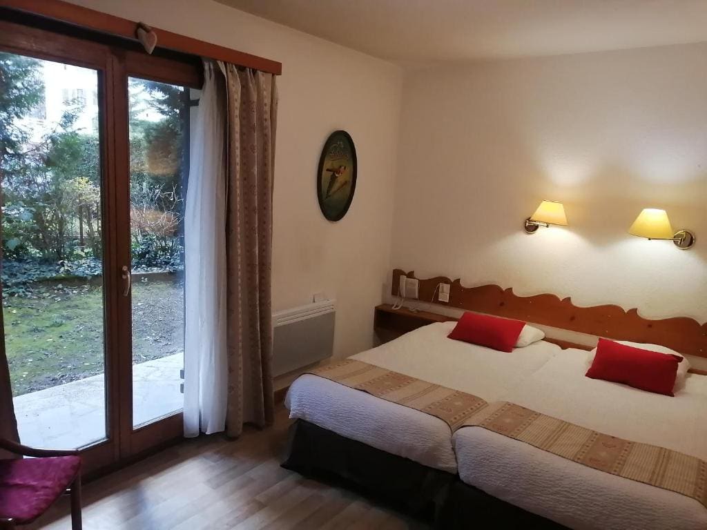 Standard Twin Room Plus room - Image 2