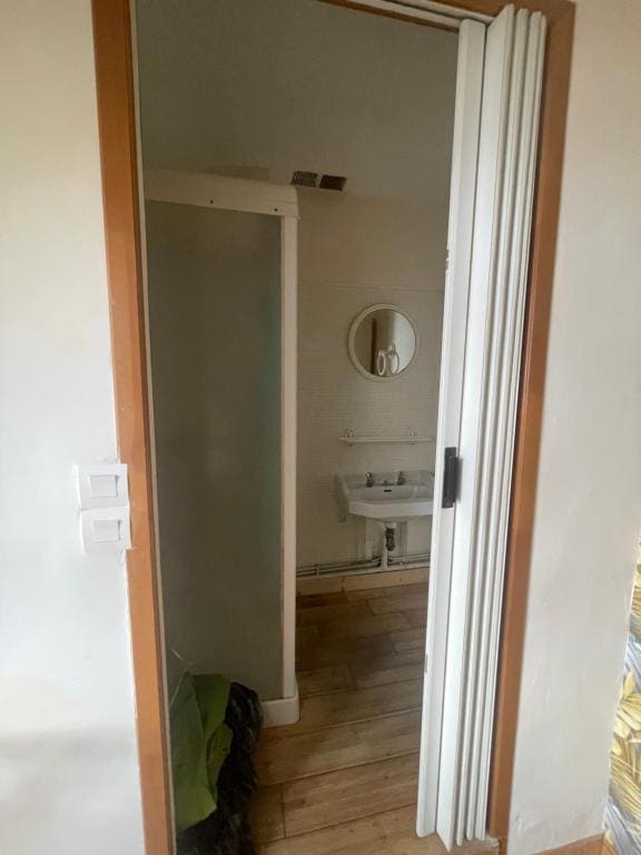 Single Bed in Mixed Dormitory Room room - Image 2