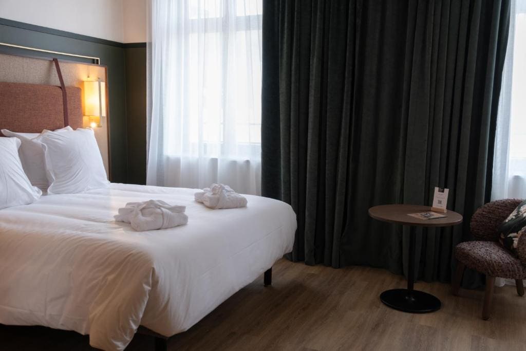 Deluxe Room room - Image 3