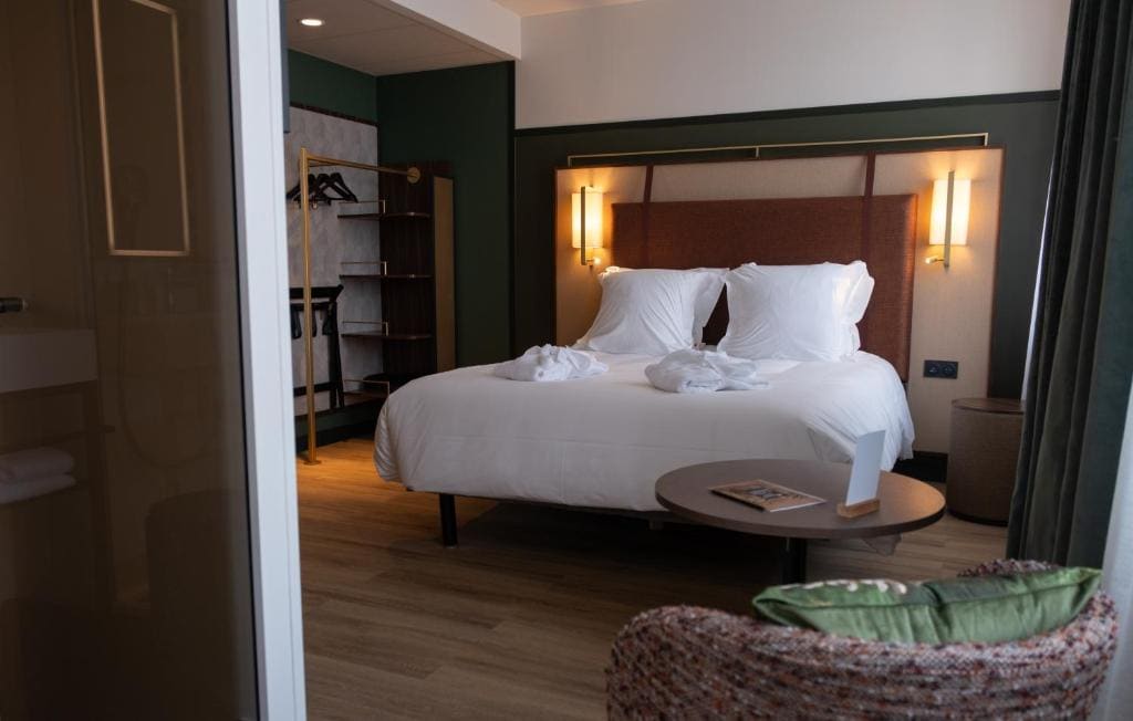 Deluxe Room room - Image 2