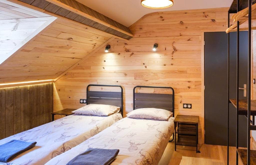 Double Room with Balcony room - Image 2