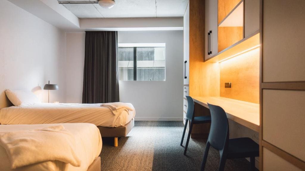 Room room - Image 1