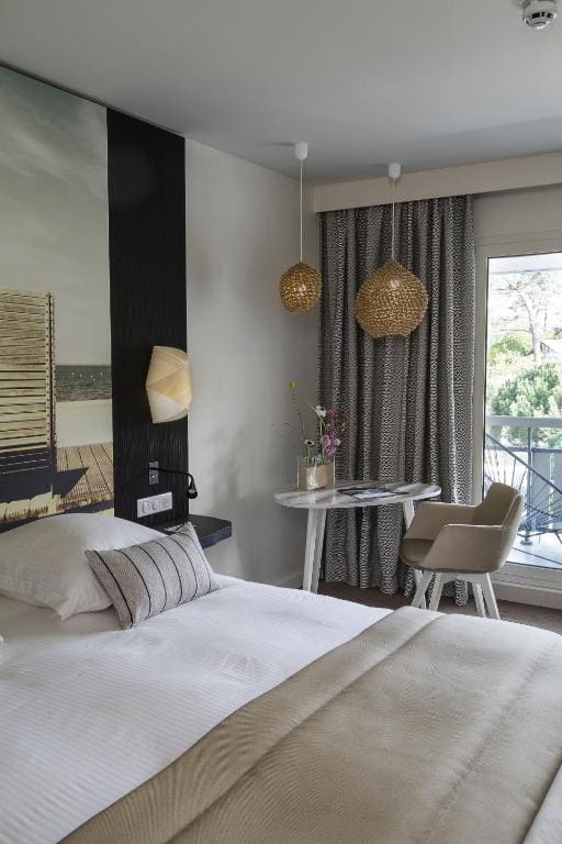 Privilege Room with Pool View and Spa Access room - Image 2