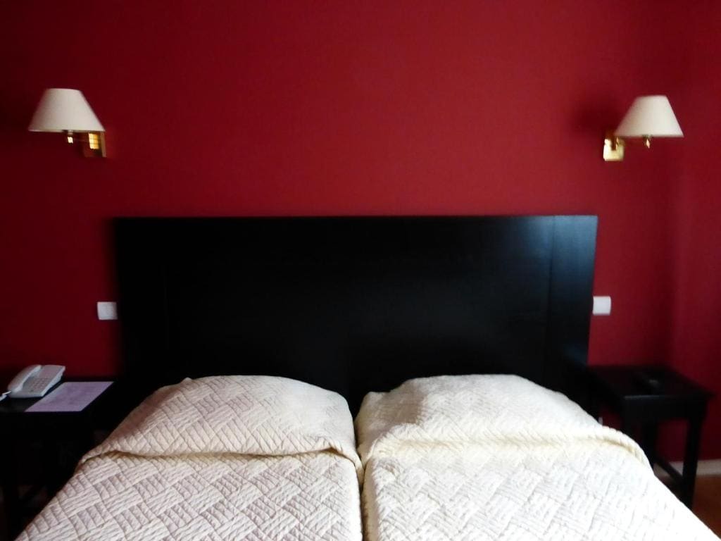 Standard Double or Twin Room room - Image 3