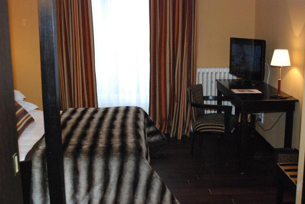 Superior Double or Twin Room room - Image 2