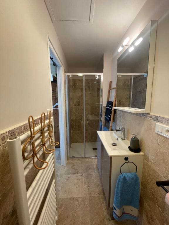 Double Room with Private Bathroom room - Image 3