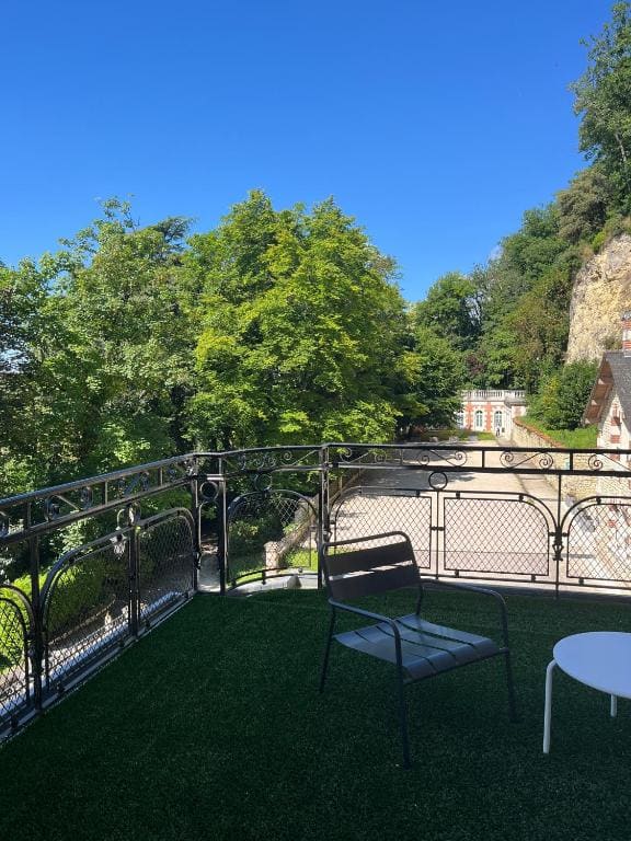 Double Room with Balcony room - Image 2