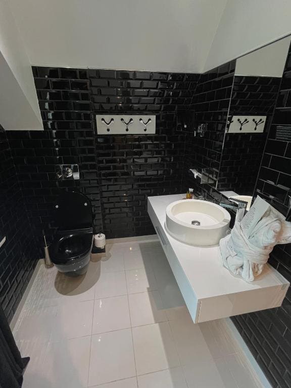 Double Room with Garden View room - Image 3