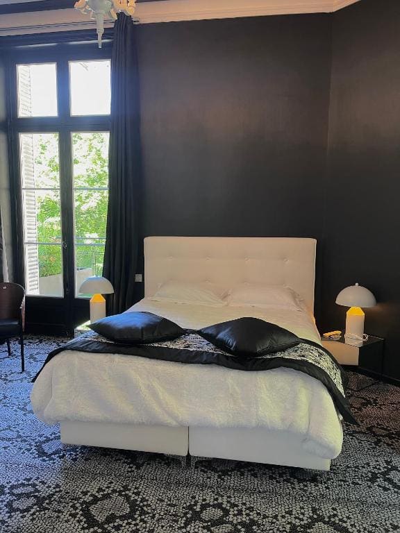 Double Room with Balcony room - Image 1
