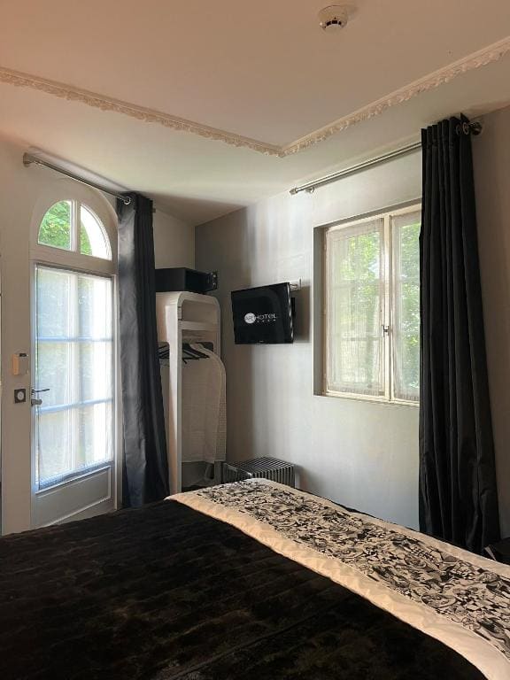 Small Double or Twin Room room - Image 2