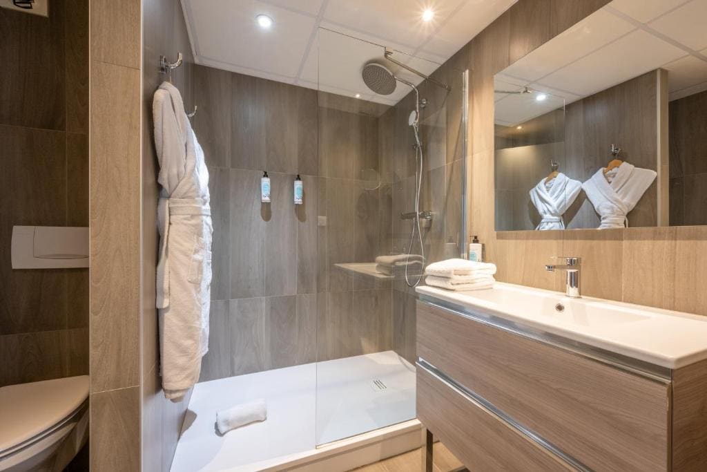 Comfort Suite Ocean room - Image 1