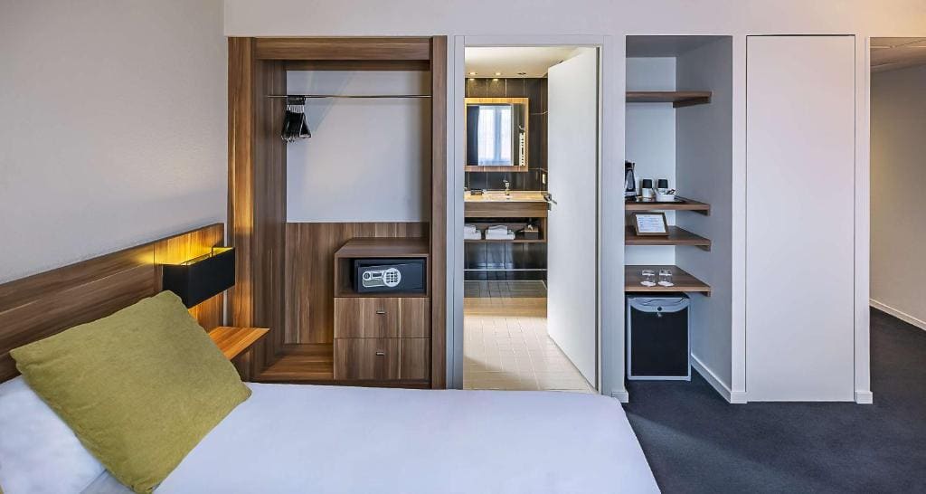 Standard Queen Room - Non-Smoking room - Image 3