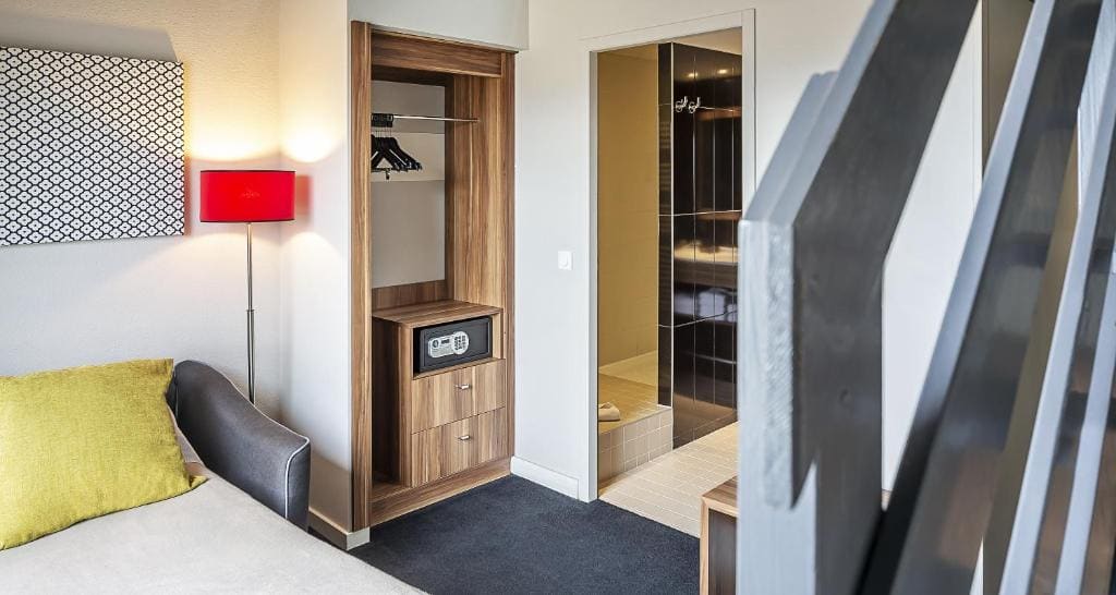 Superior Queen Room with Sofa Bed - Non-Smoking room - Image 2