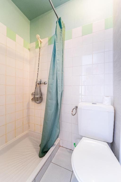 Classic Quadruple Room room - Image 2