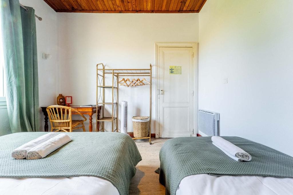 Triple Room with Private Bathroom room - Image 1