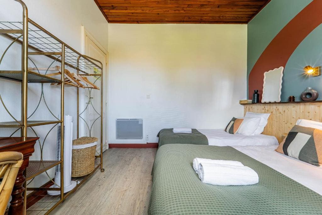 Triple Room with Private Bathroom room - Image 2
