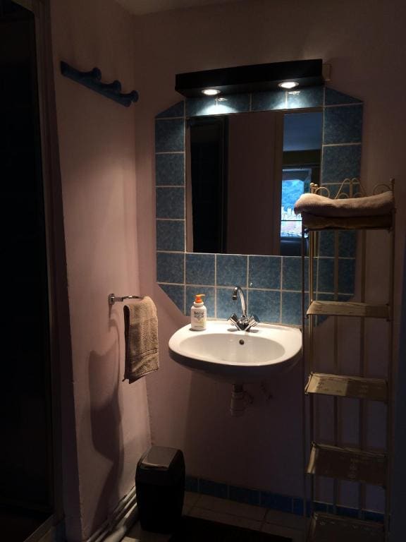 Double Room with Mountain View room - Image 2