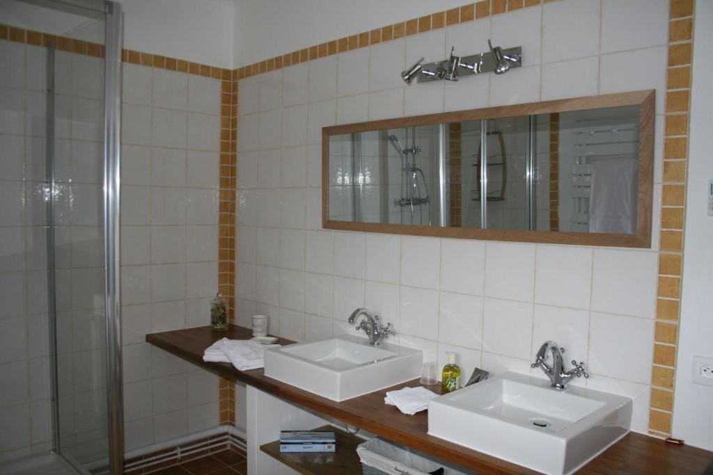 Double Room with Courtyard View room - Image 3