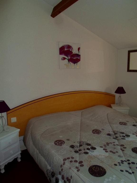Single Room with Bath room - Image 1