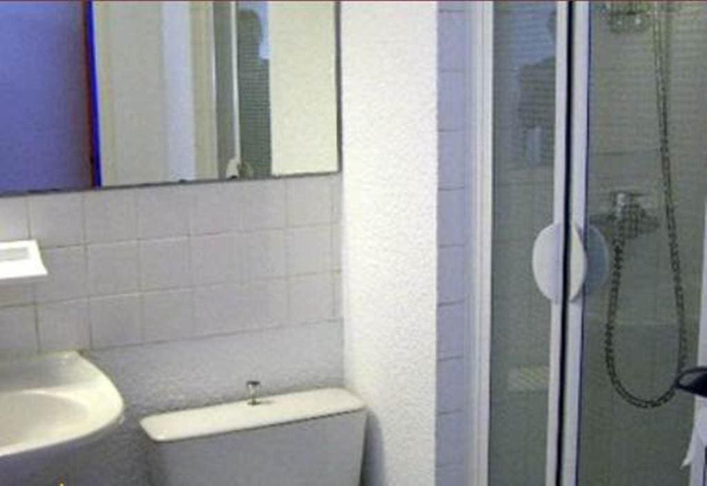 Single Room with Shower room - Image 1