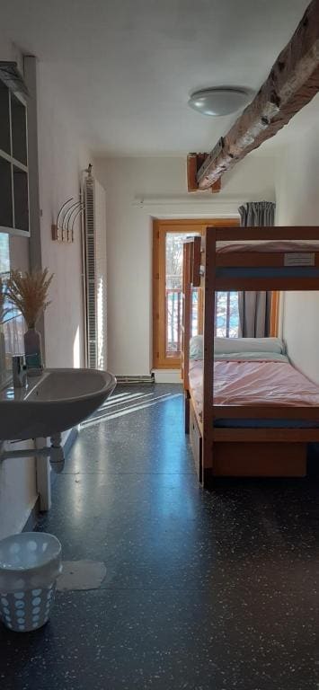 Room with 2 Bunk Beds – Shared Bathroom room - Image 1