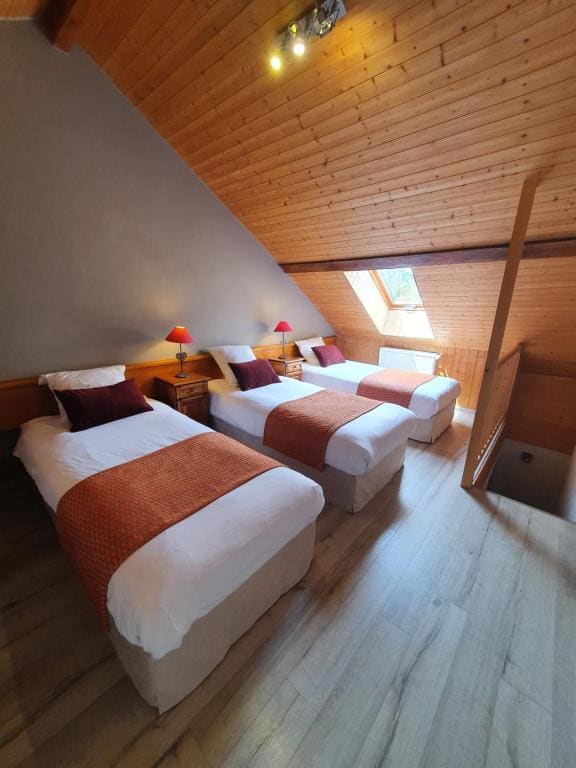 Family Room room - Image 1