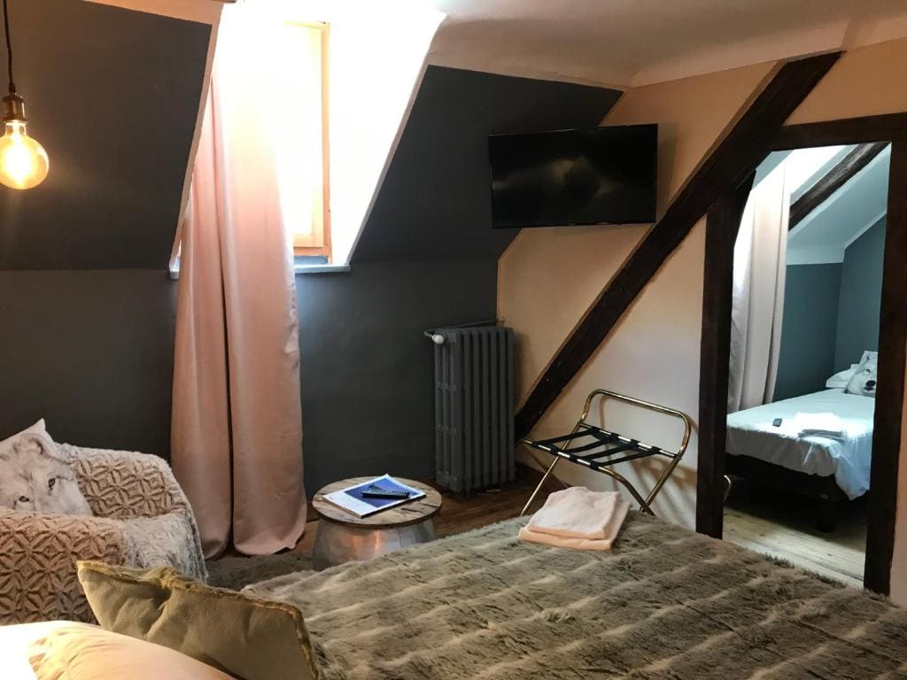 Superior Triple Room room - Image 3