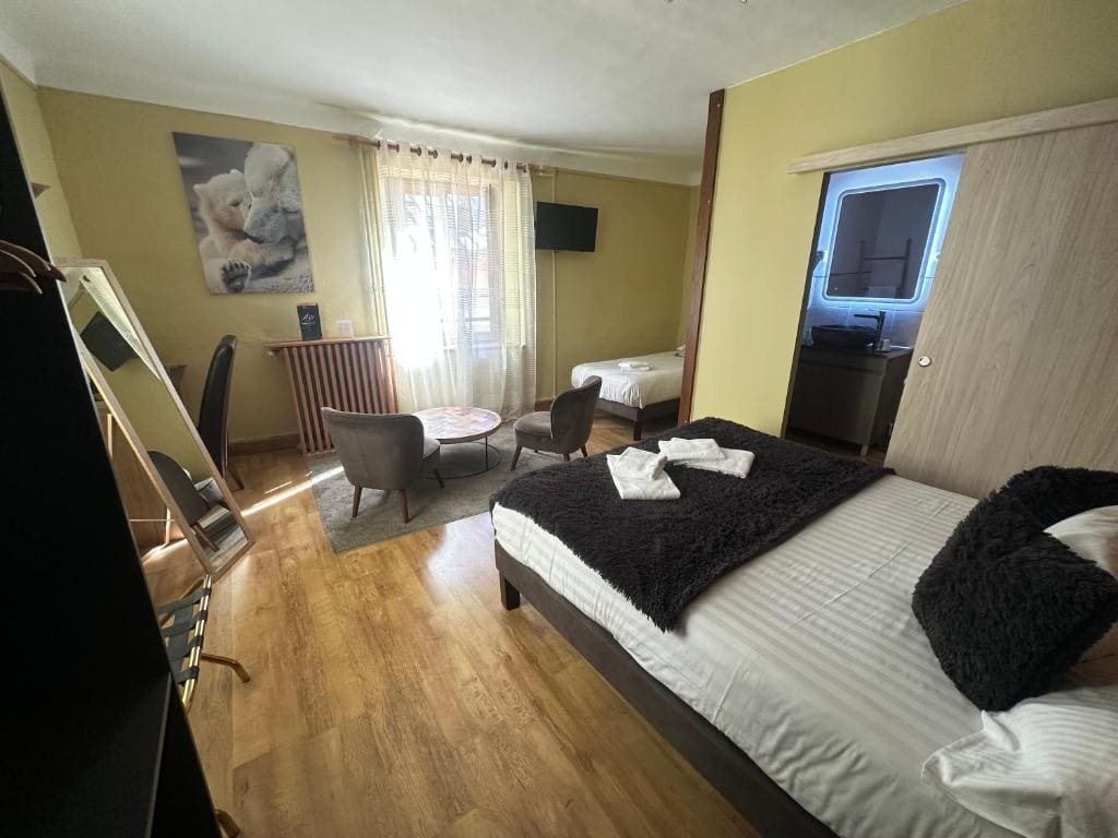 Standard Triple Room room - Image 1