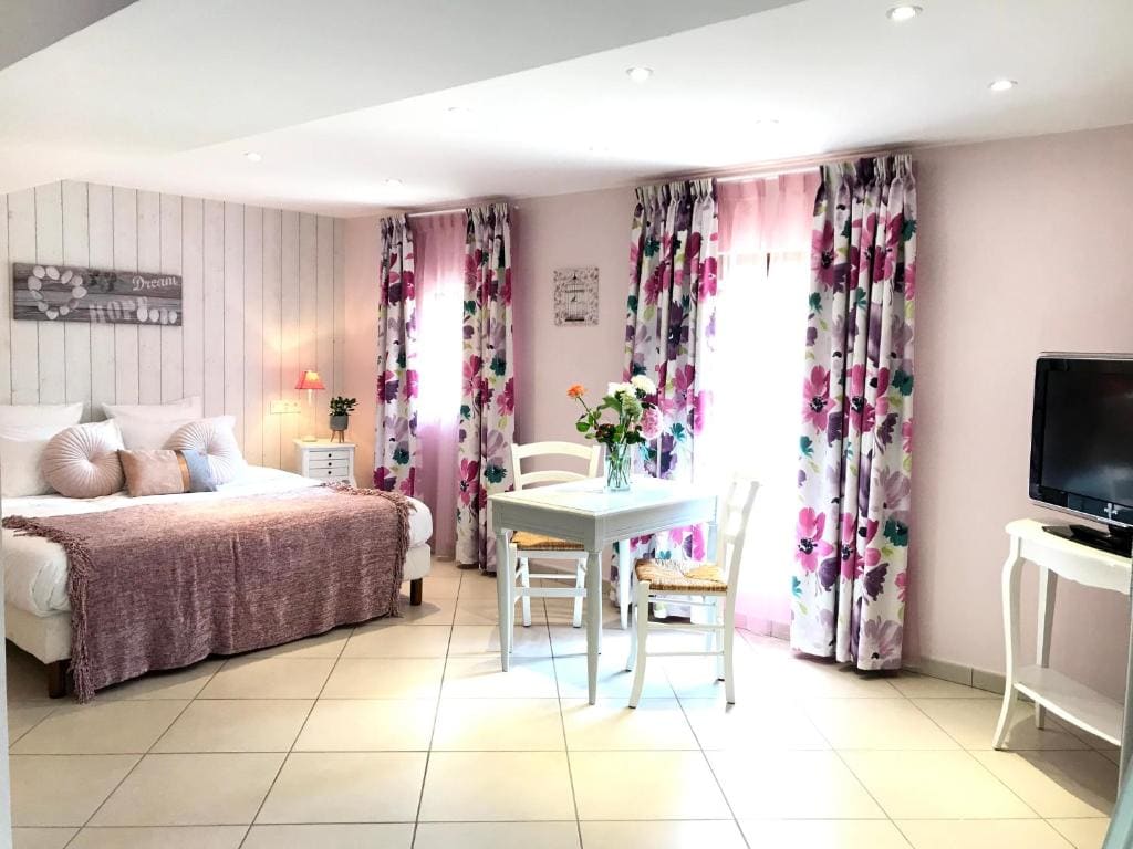 Deluxe Double Room room - Image 2