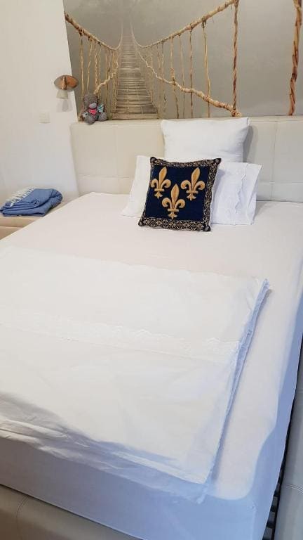 Double Room with Garden View room - Image 2