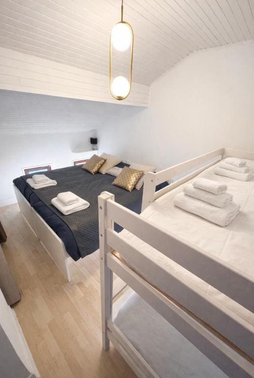 Comfort Quadruple Room room - Image 1