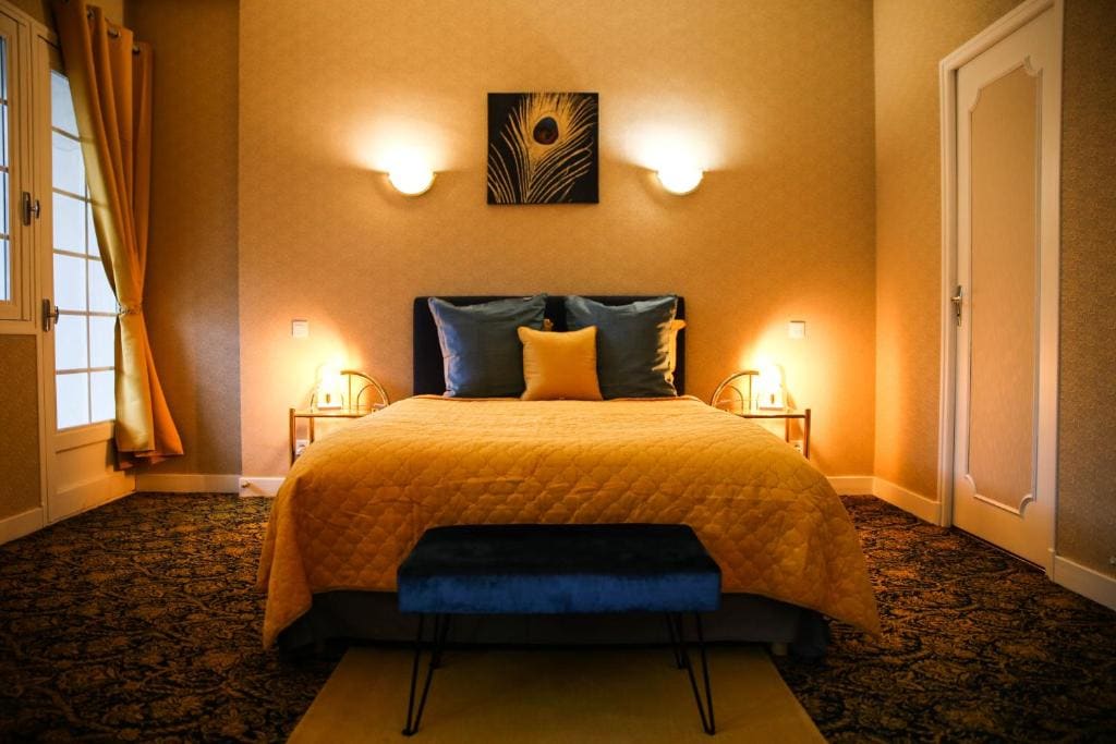 Double Room with Balcony room - Image 3