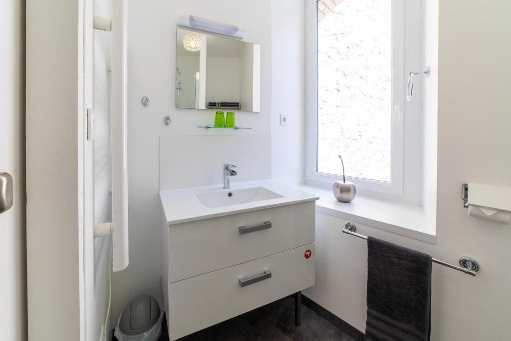 Double Room with Private External Bathroom room - Image 1