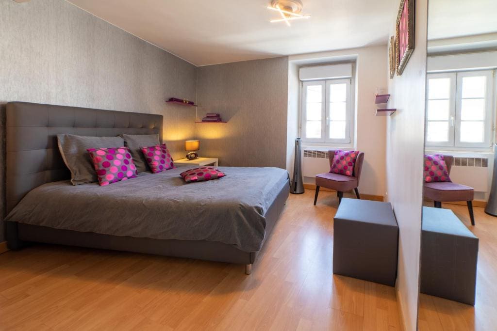 Double Room with Shared Bathroom room - Image 3