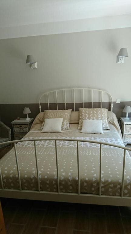 Double Room with Garden View room - Image 2