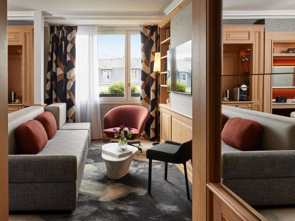 Two-Bedroom Eiffel Family Suite with One King Bed, One Queen Bed and Eiffel Tower View room - Image 1