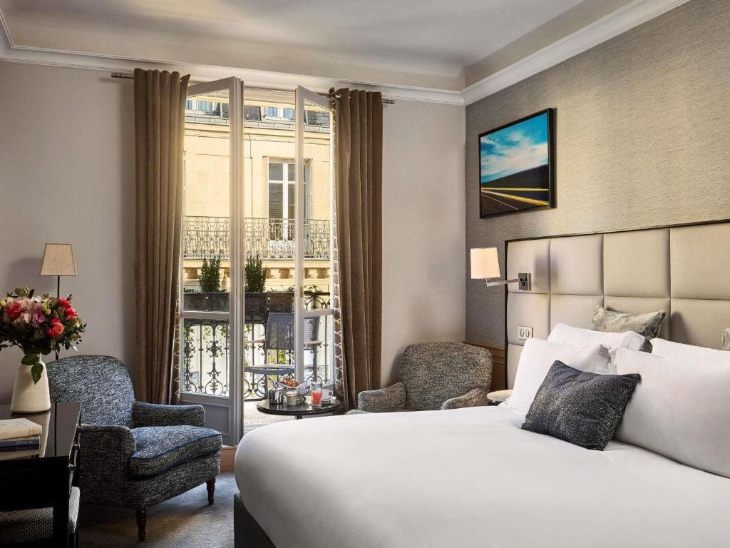 Luxury King Room with Balcony room - Image 1