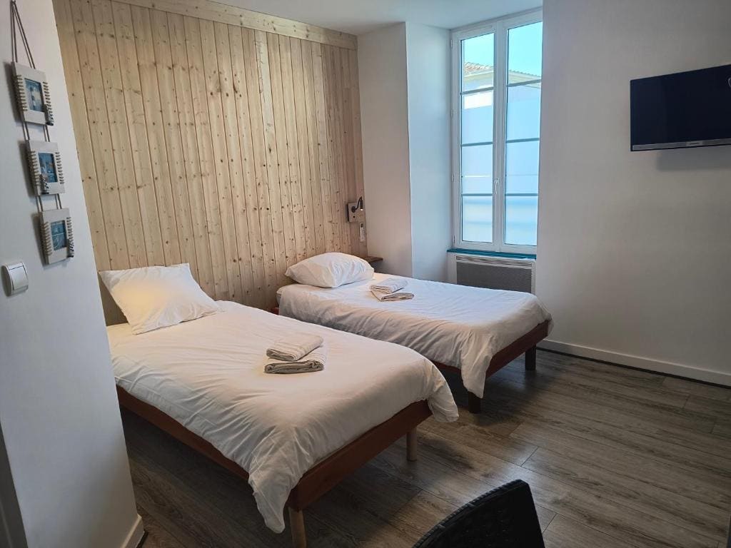 Twin Room - Disability Access room - Image 1