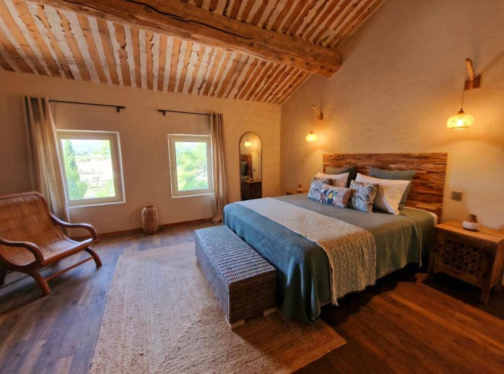 Deluxe Double Room with Bath room - Image 2