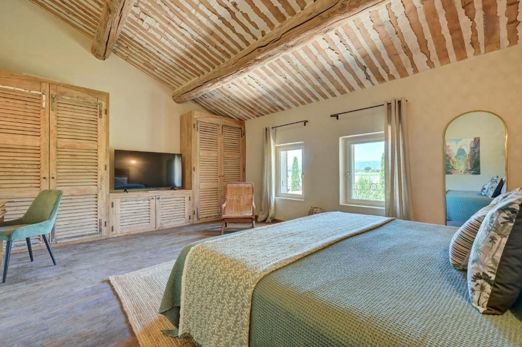 Deluxe Double Room with Bath room - Image 3