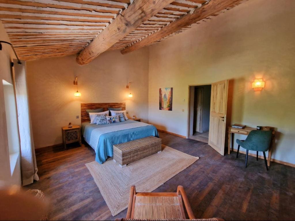 Deluxe Double Room with Bath room - Image 1