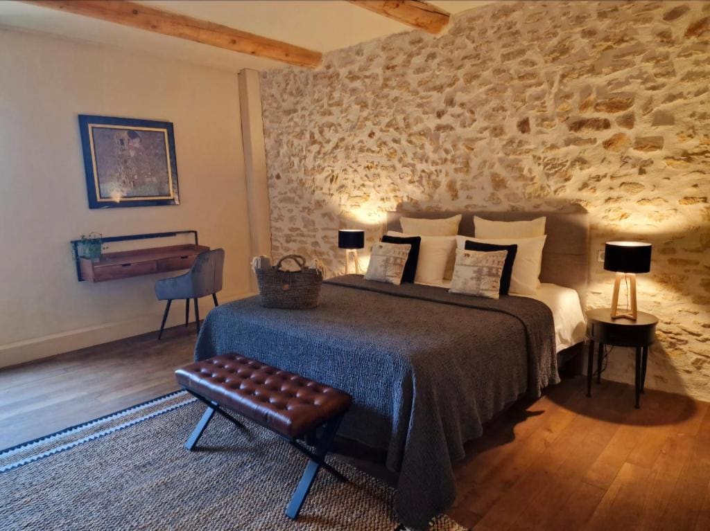 Deluxe Room room - Image 3