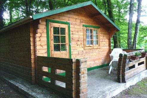 Bungalow room - Image 1