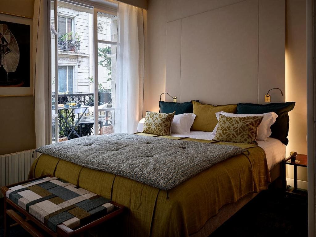 Deluxe Double Room with Balcony room - Image 3