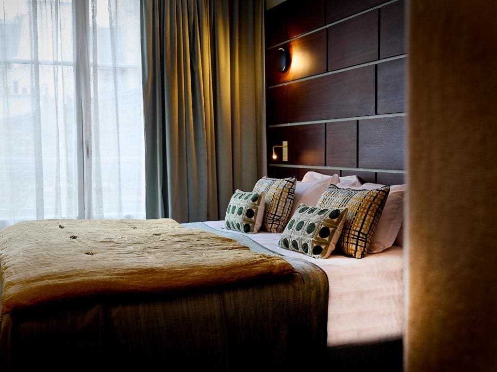 Deluxe Double or Twin Room with City View room - Image 2
