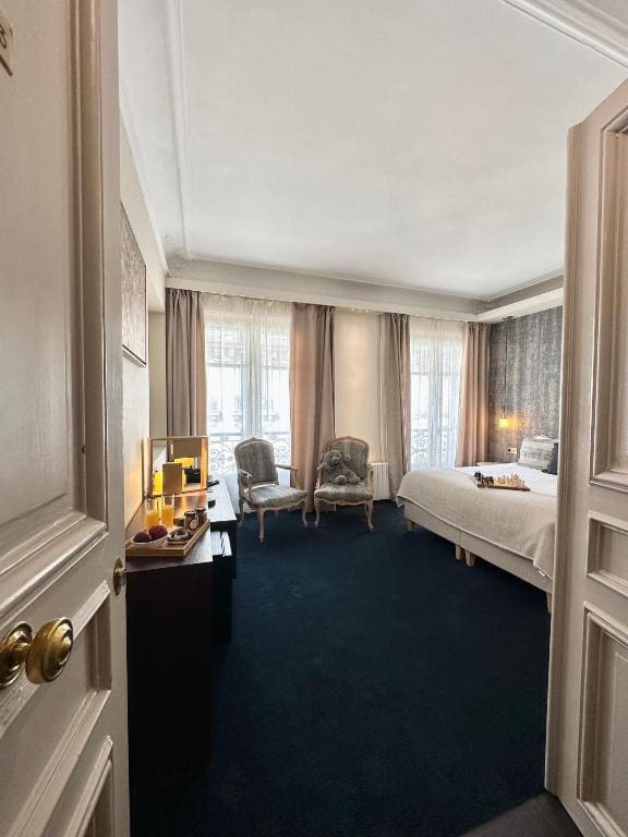 Deluxe Family Suite room - Image 1