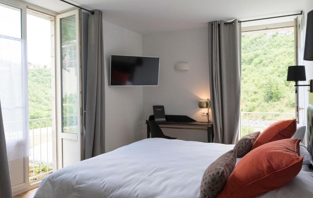 Privilege Room with Valley view room - Image 2